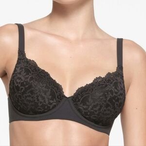 NWT SKIMS Fits Everybody Full Coverage Black Lace Bra, Sz 36C